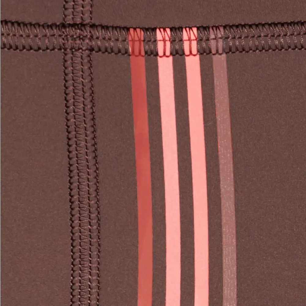 Lululemon Speed Limit Crop‎ 23"
Cherry Cola 10 - Picture 6 of 7